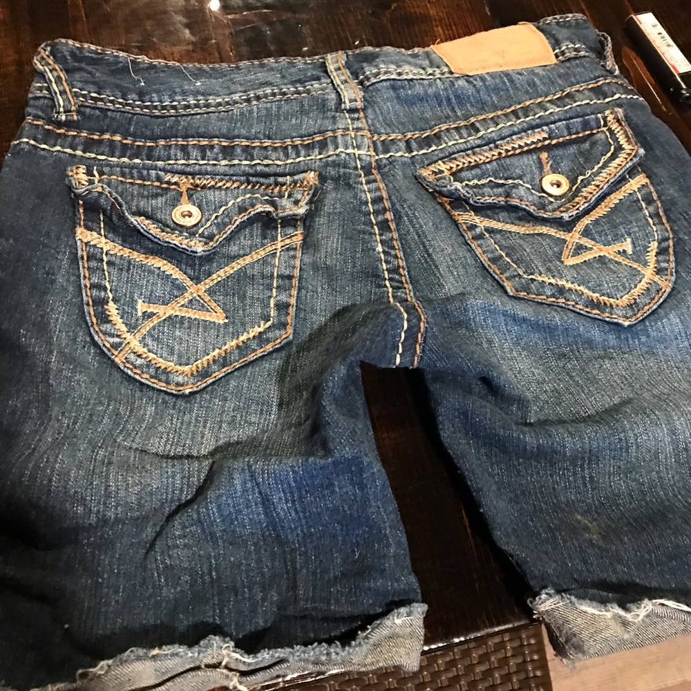 Amethyst Jean shorts size 5